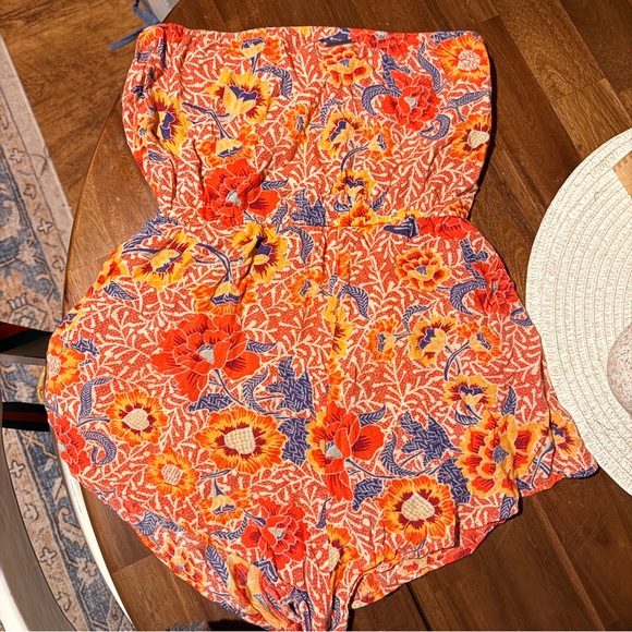 Billabong Floral Romper – Size Small - Picture 2 of 8